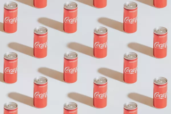 Бывший производитель прокомментировал появление Coca-Cola в магазинах в Москве
